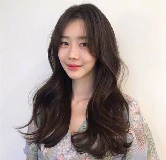 2019最适合脸大妹子的3款发型,让你秒变瓜子脸