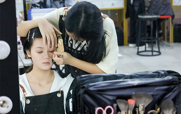 想学真本领，选对学校很重要！