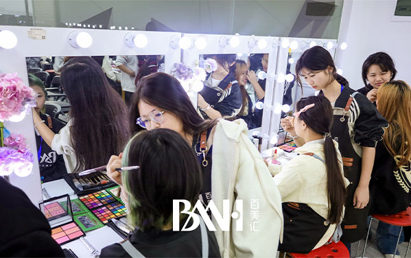 女生学什么技术好？好就业+薪资可观的“美丽事业”