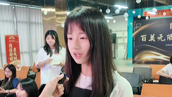 新生见面会采访